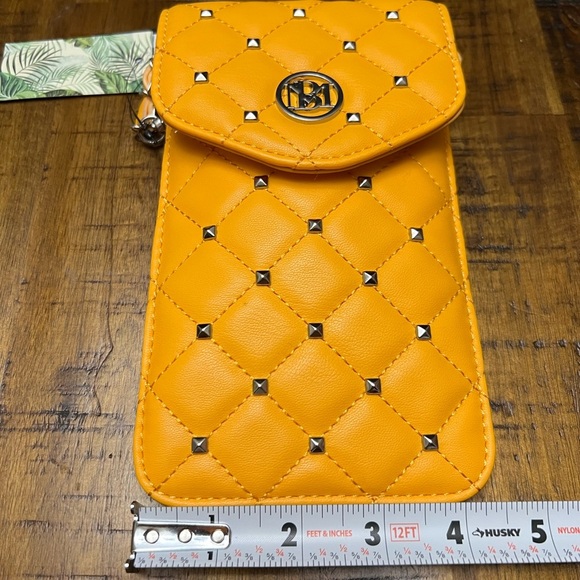 🆕Badgley Mischka Crossbody Phone Case with Diamond Quilting and Pearls Yellow - Picture 6 of 8